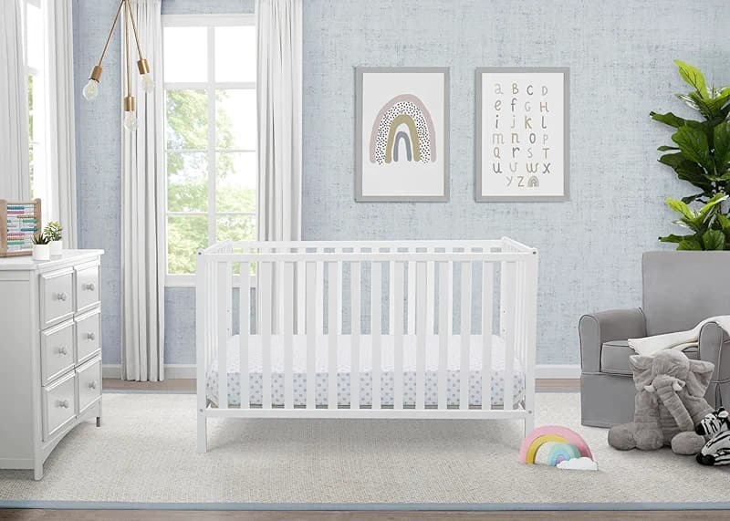 Delta Children Heartland 4-in-1 Convertible Crib - Greenguard Gold — image 8